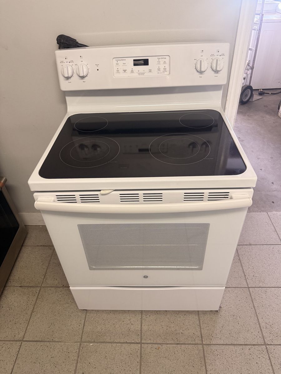 GE 30-Inch Electric Smooth Top Range Stove and Oven in White