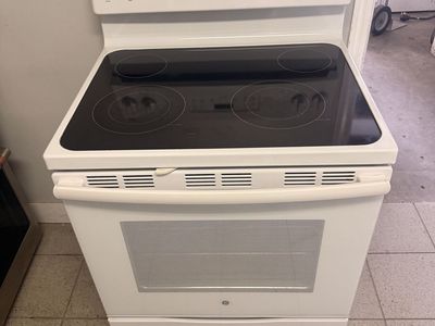 GE 30-Inch Electric Smooth Top Range Stove and Oven in White