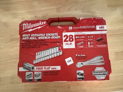 Milwaukee 28 Piece 3/8 Socket Set w/Ratchet