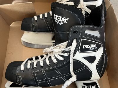 CCM 192 Proformance Ice Hockey Skates Black and White Size Unknown