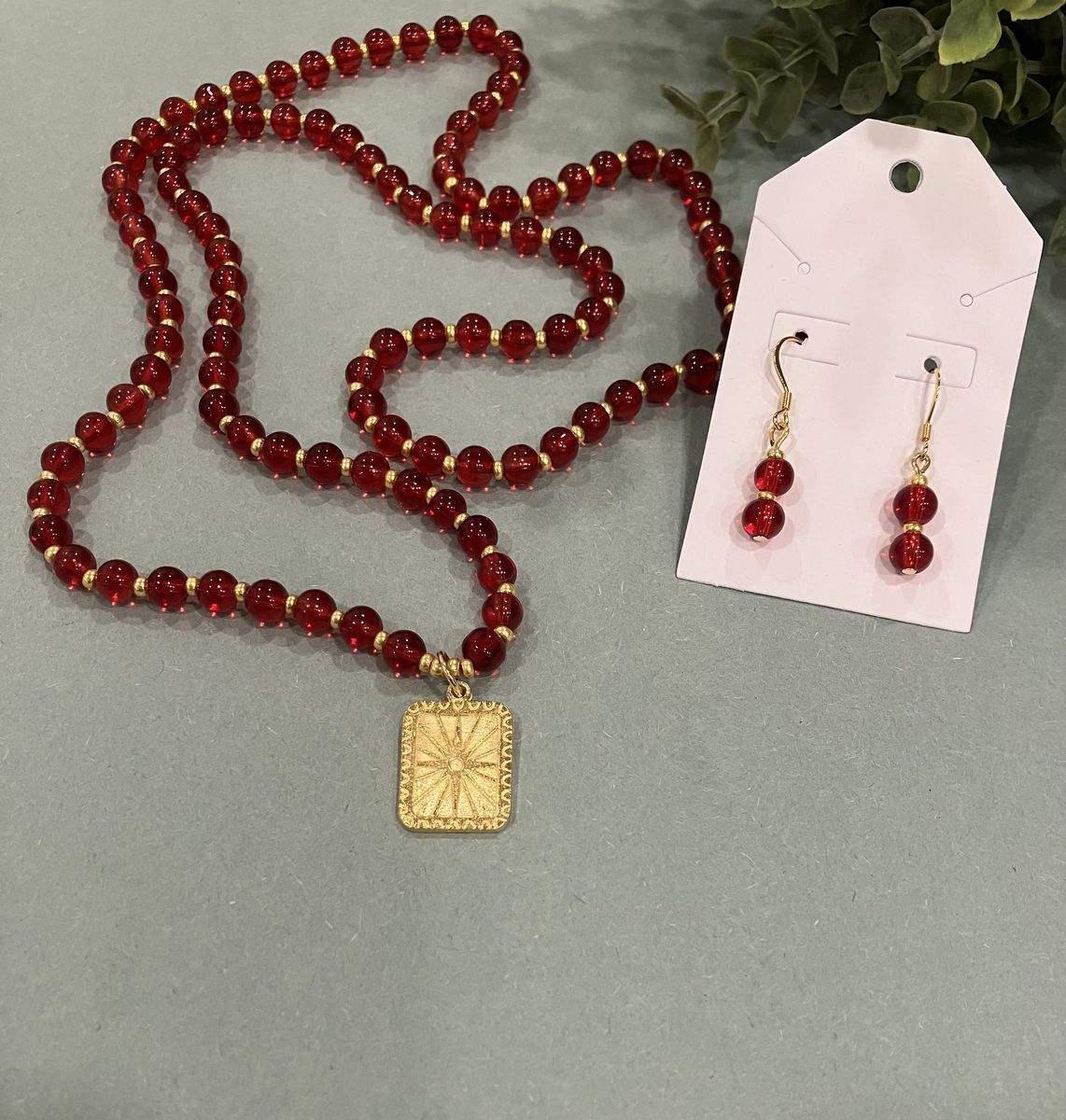 Red & Gold Beaded Sunbeam Pendant Necklace & Matching Drop Style Earrings