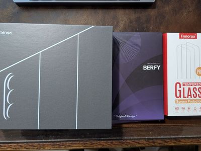 Samsung Trifold Phone w/Berfy Case & Screen Protectors -NEW