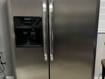 Frigidaire Refrigerator 25 CU FT