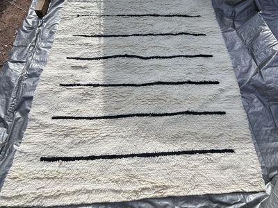 8x10 Kenya Collection Ivory 100% Wool Pile Rug
