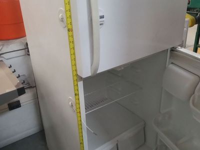Frigidaire White Top Freezer Refrigerator