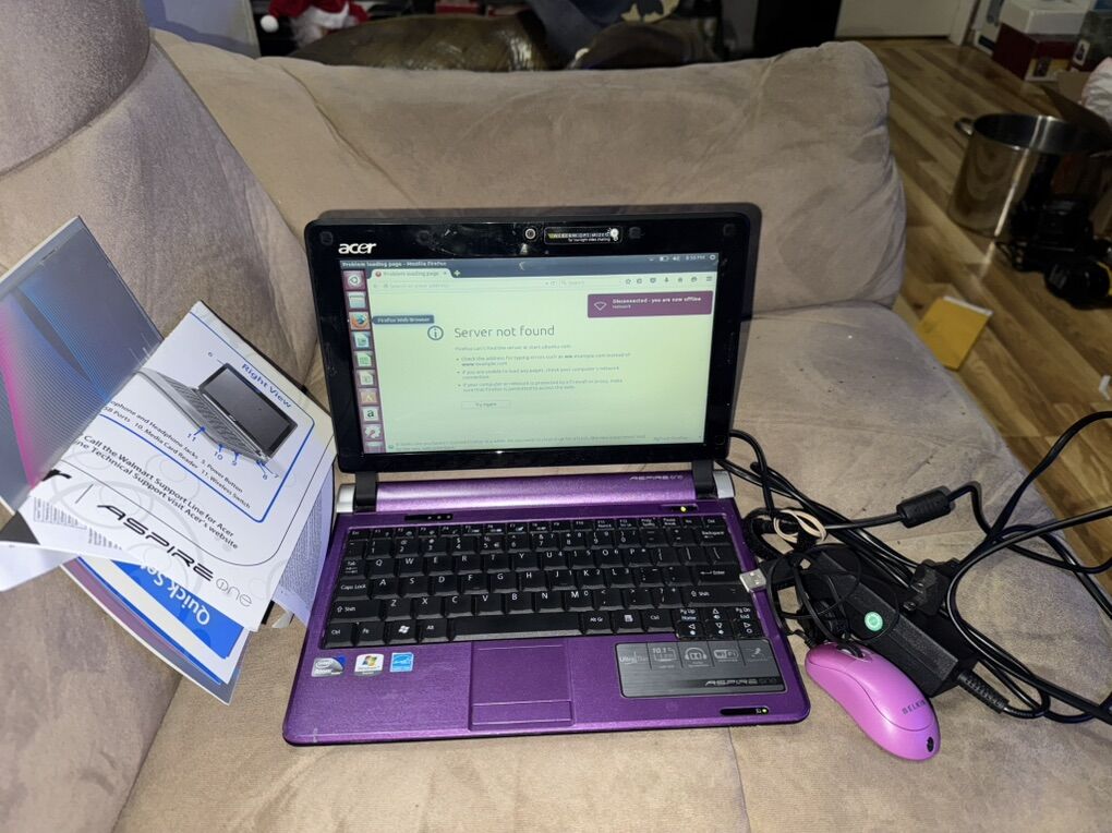 Acer Aspire One AOD250-1622 Netbook Computer