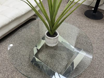 Model, Sleek: Como Coffee Table By Nuevo Living