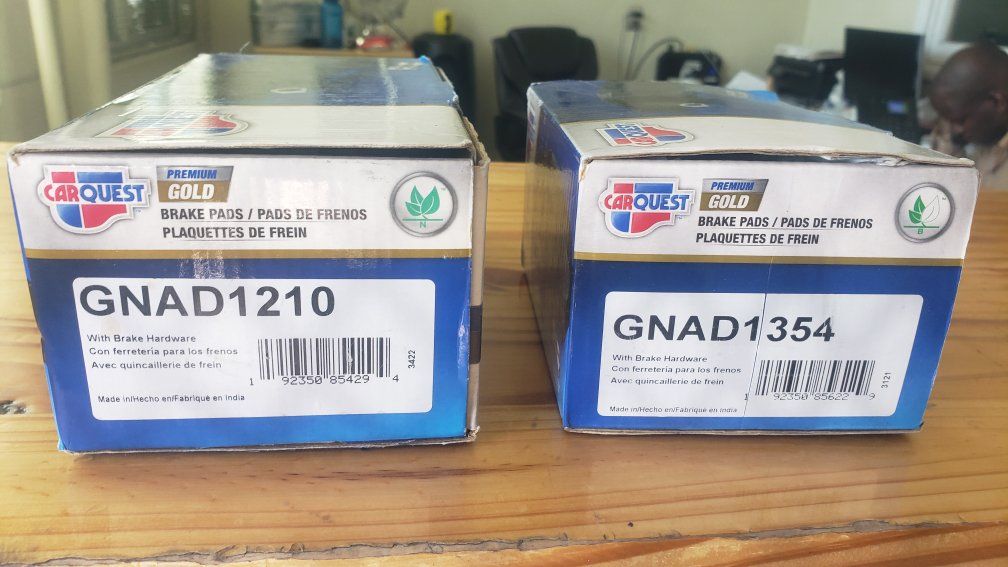 New brake pads, front and rear for Toyota Corolla
