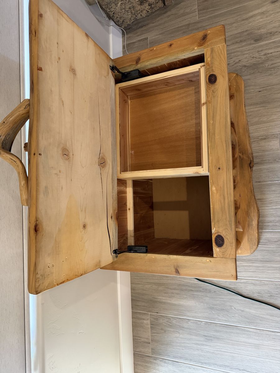 Pine Log chest