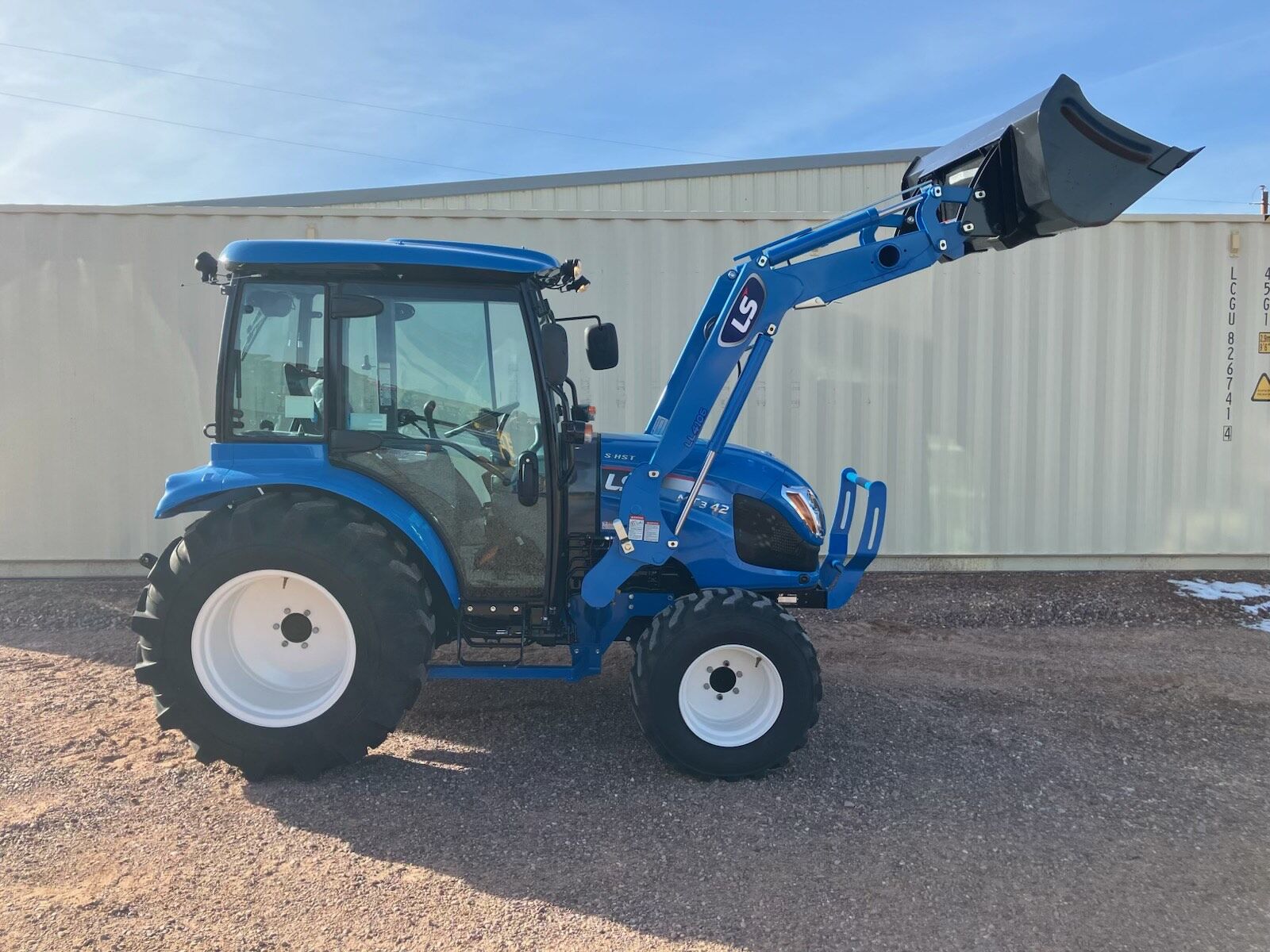 LS MT 342 Tractor, Loader