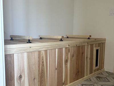 BEAUTIFUL CUSTOM COLD PLUNGE INCLUDING CHILLER AND PUMP