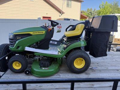 (Brand New) John Deere S100 Riding Lawnmower w/ (Brand New) Bagger System