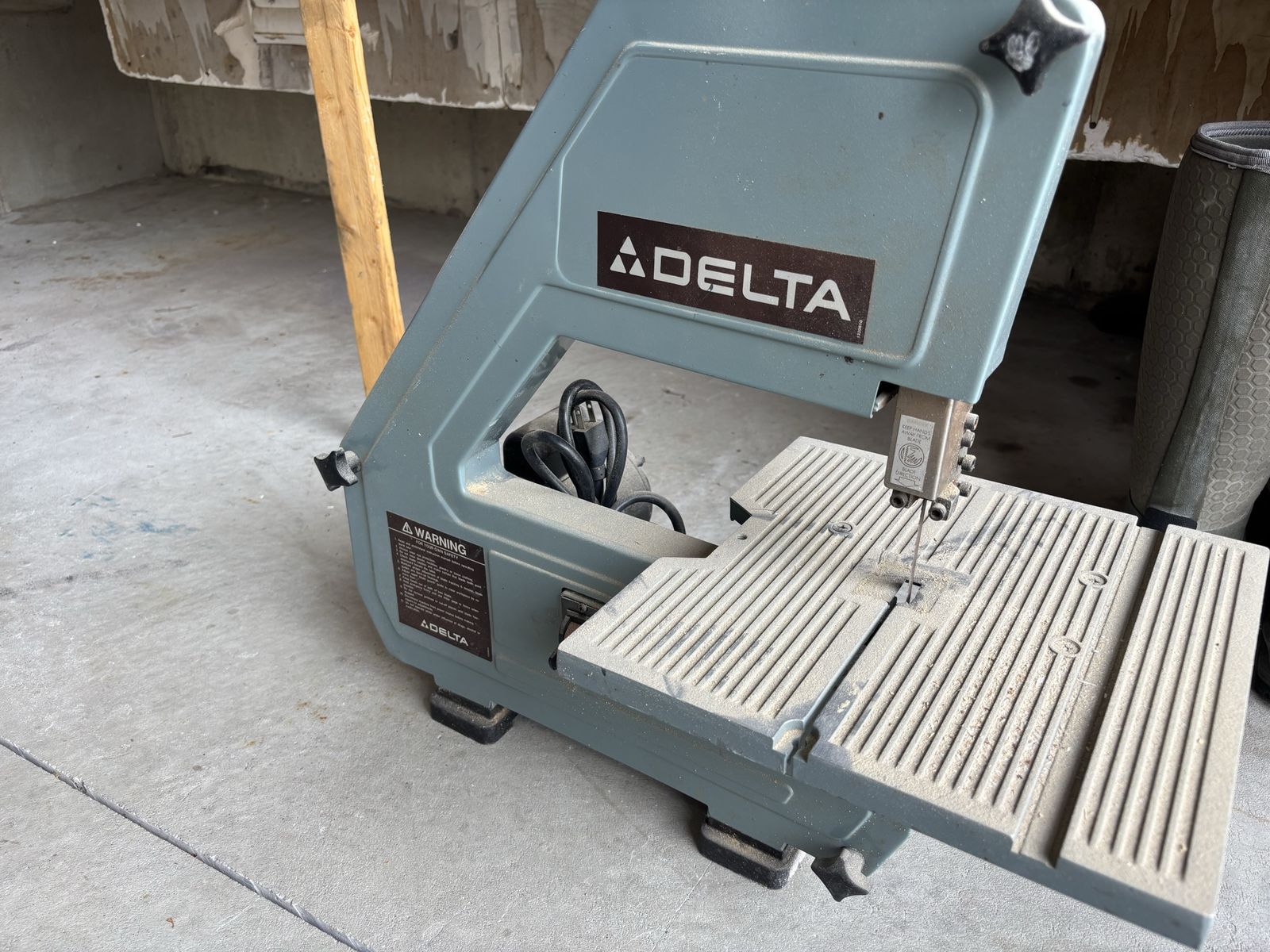 Delta  Benchtop Band Saw -