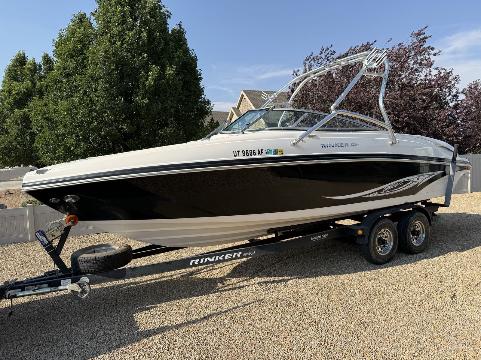 2008 Rinker Captiva 246 Bowrider - 8.1L Volvo Penta, 516 Hours, Covers & Trailer