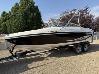 2008 Rinker Captiva 246 Bowrider - 8.1L Volvo Penta, 516 Hours, Covers & Trailer