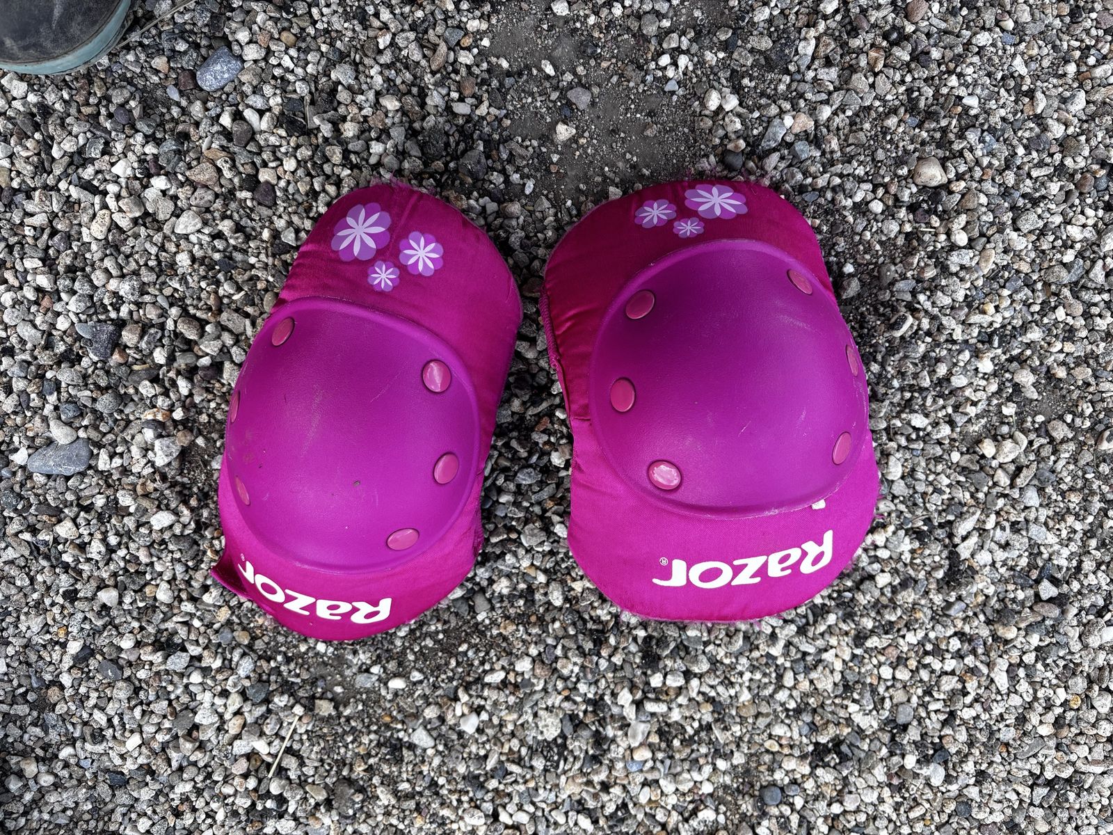 Razor Kids Knee Pads