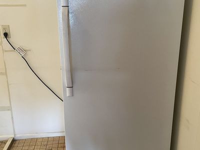 Frigidaire 14.1 Cu Ft Manual Defrost Upright Freezer, WORKS WELL
