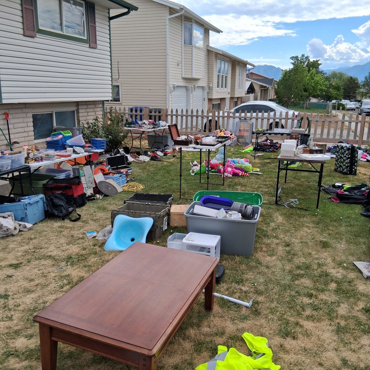 Estate Sale/Yard Sale - Wide Variety of Items - Furniture, Clothing, Electronics & More!