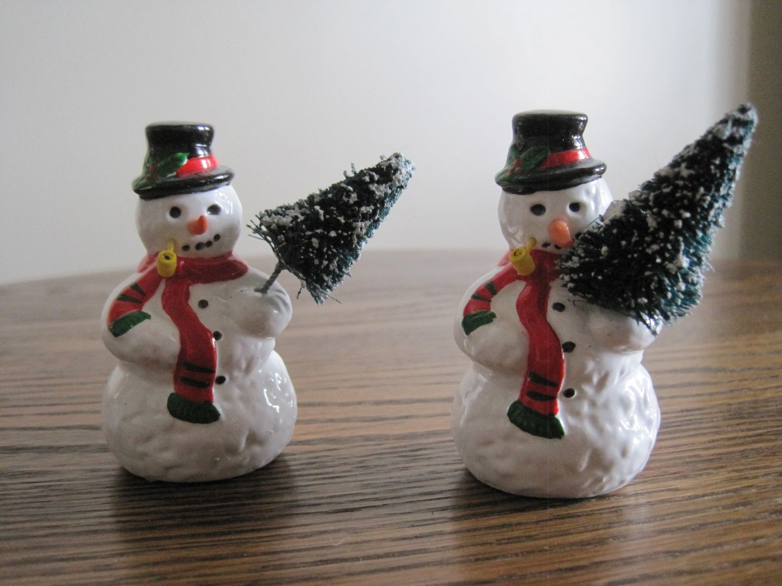 ORIGINAL SNOW VILLAGE A TREE FOR ME