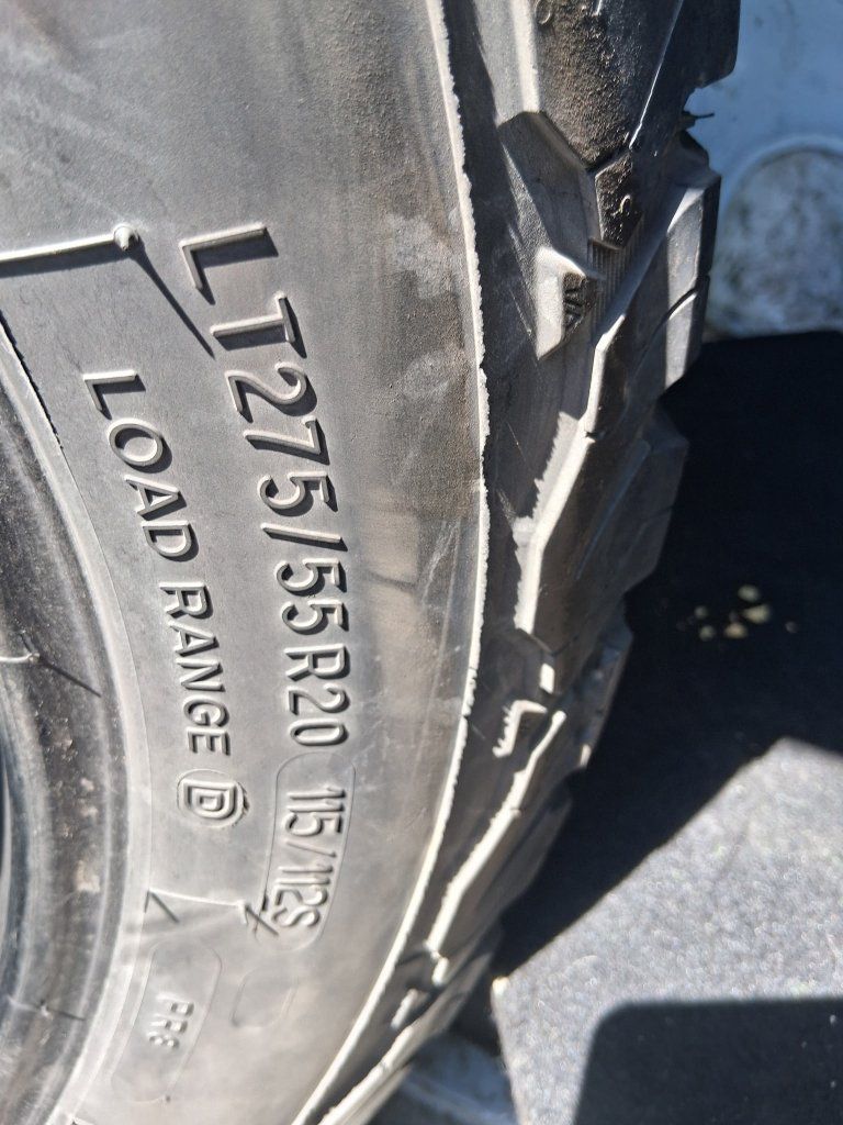 275/55r20 Set of BF Goodrich tires