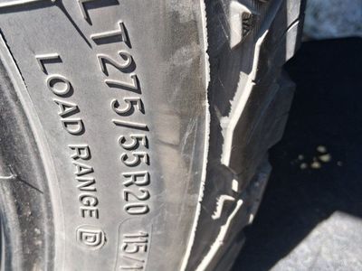 275/55r20 Set of BF Goodrich tires