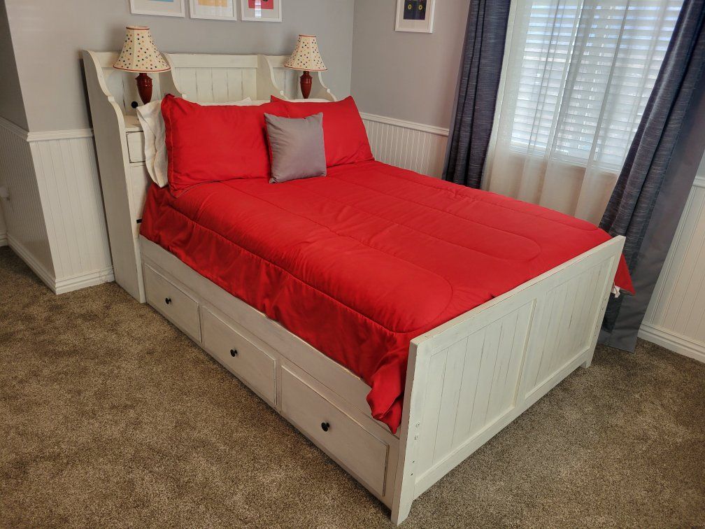 Boys Storage bed, lamps, art etc.