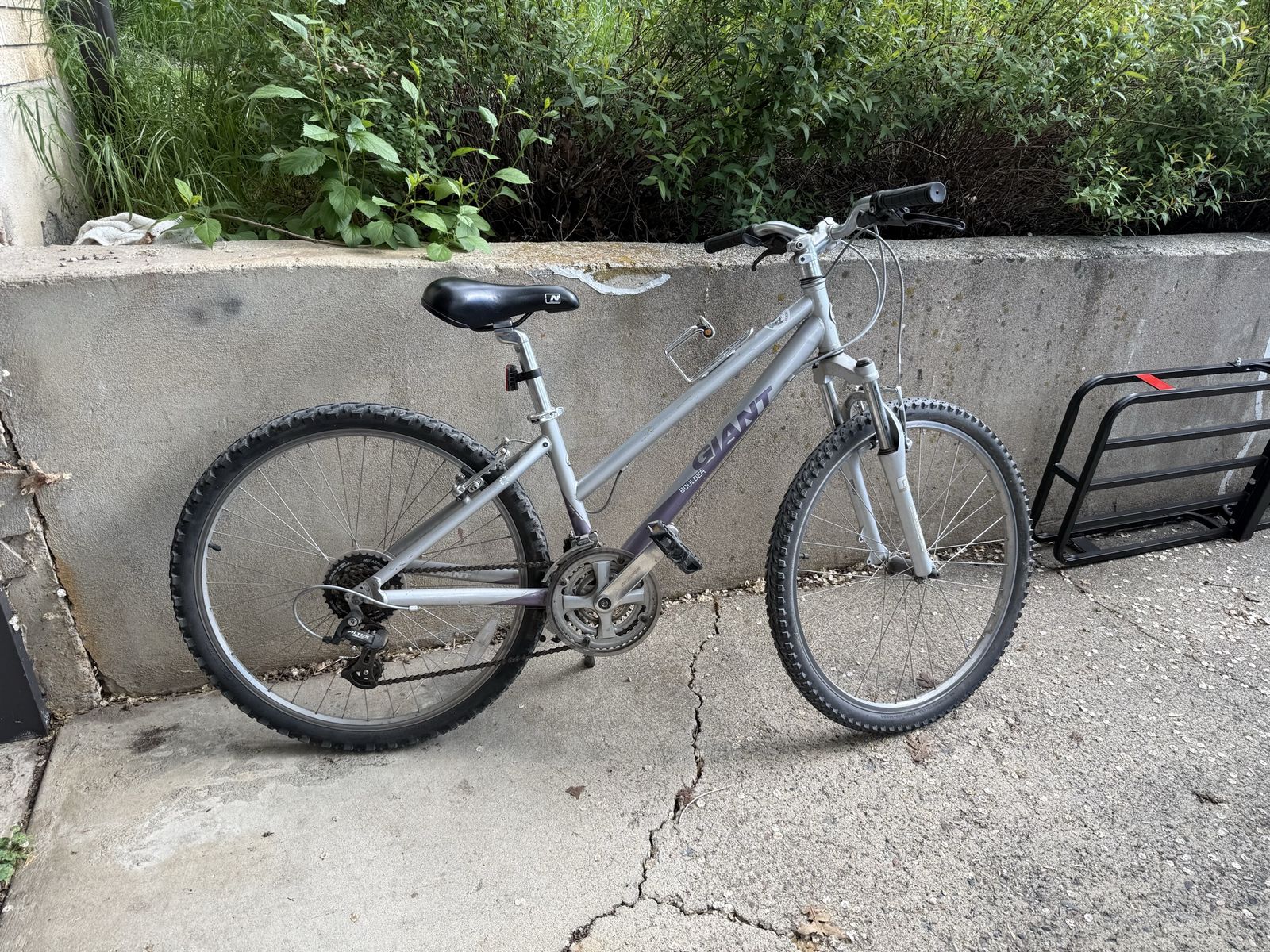 Giant Boulder Womens mountain Bike