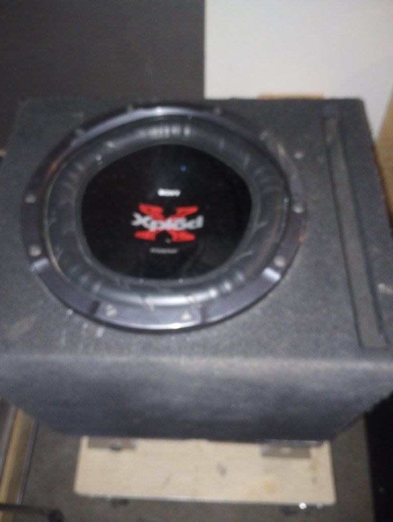 Sony Xplod XS-L121P5W 1200W Peak Power 12" Subwoofer with Enclosure