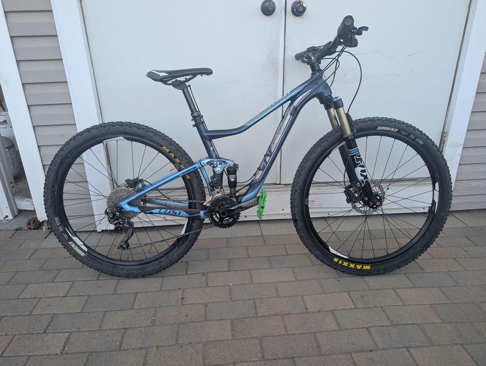 Women's Liv Lust 27.5" Mountain Bike