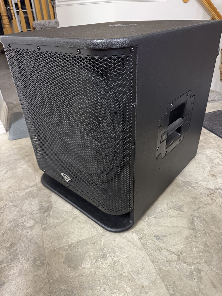 Cerwin-Vega 18" Powered Subwoofer