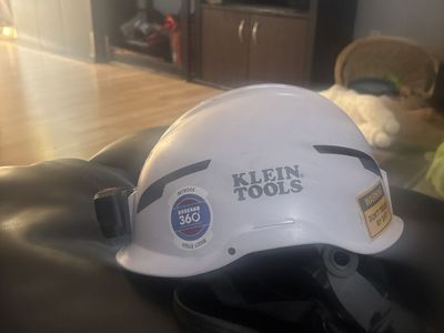 Klein Tools White Vented Safety Helmet Hard Hat with LED Headlamp Attachment