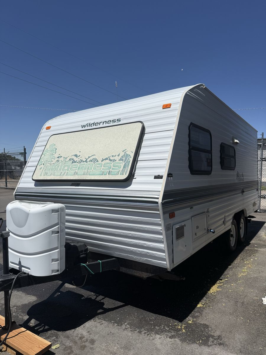 1996 Fleetwood wilderness L series 19LN
