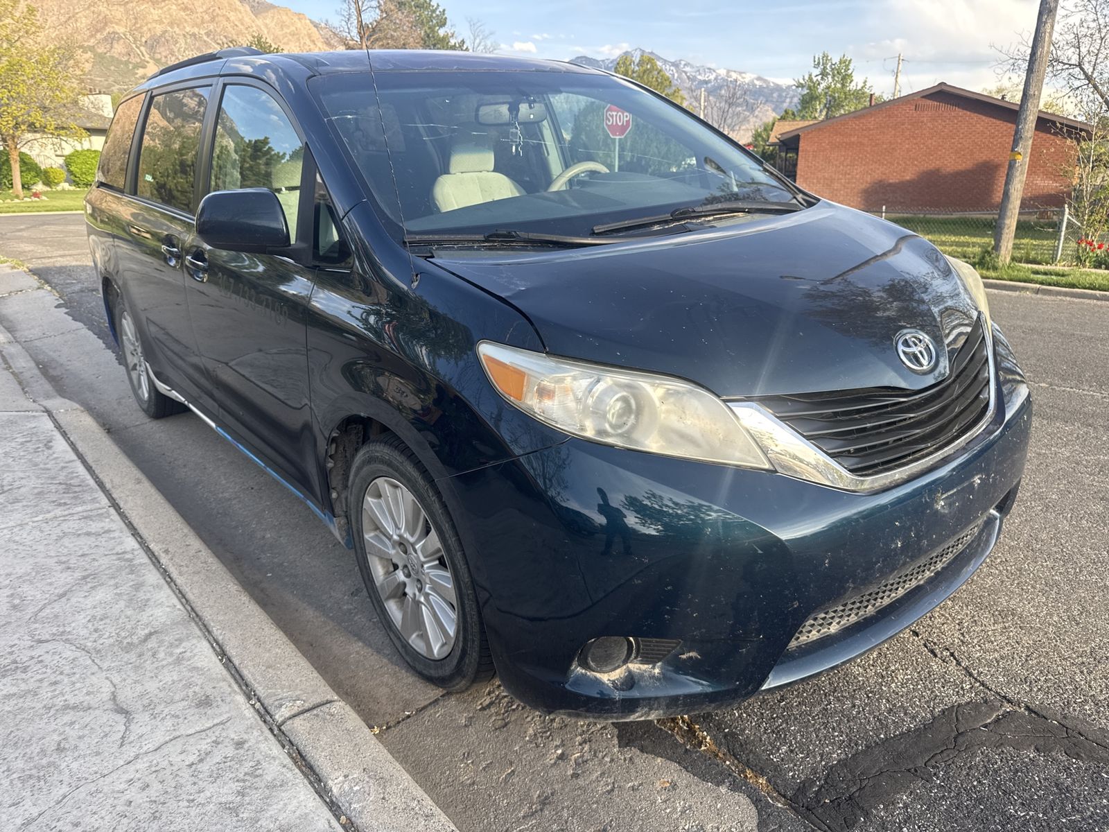 2011 Toyota Sienna SE 7-Passenger