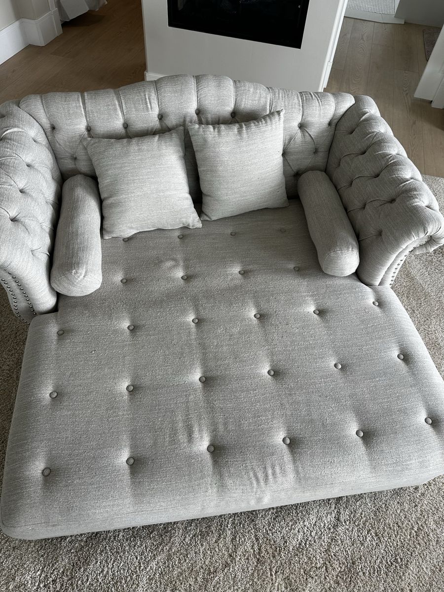 Love seat