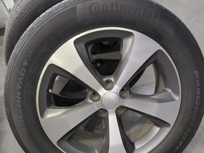 2021 Jeep Cherokee Wheels and Tires