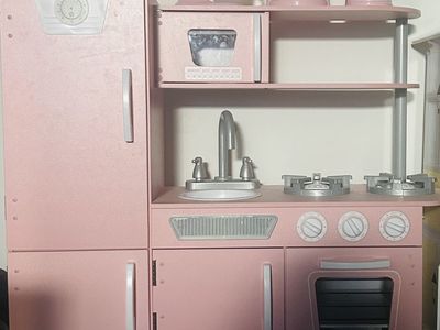 Play kitchen
