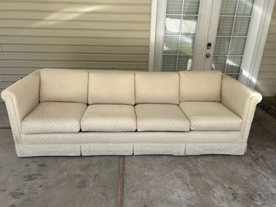 *FREE DELIVERY* Large Vintage Pull Out Bed Couch