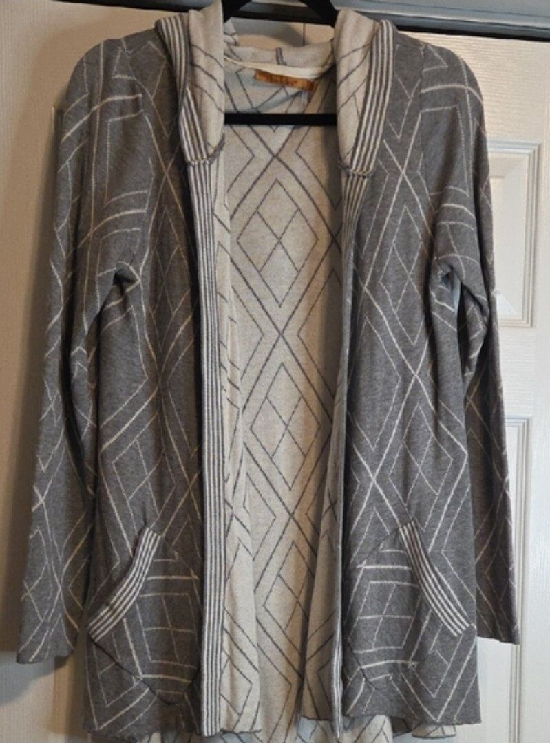 Grey geometric pattern sweater