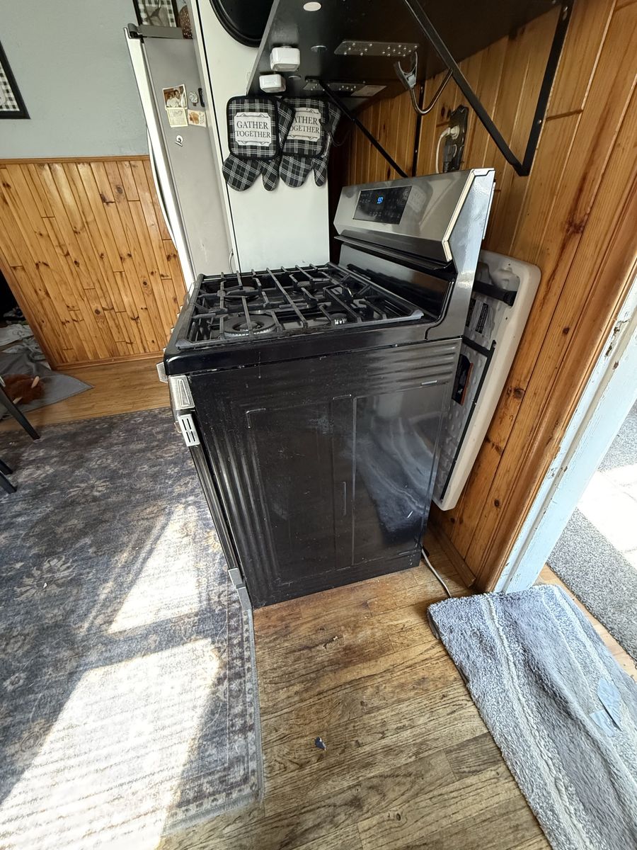 Main image 4