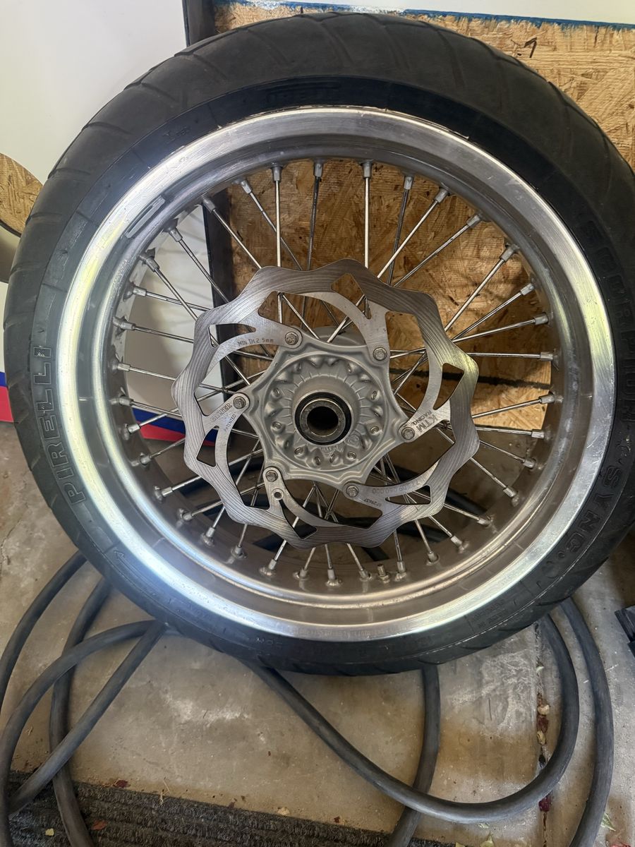 Super moto tires and wheels