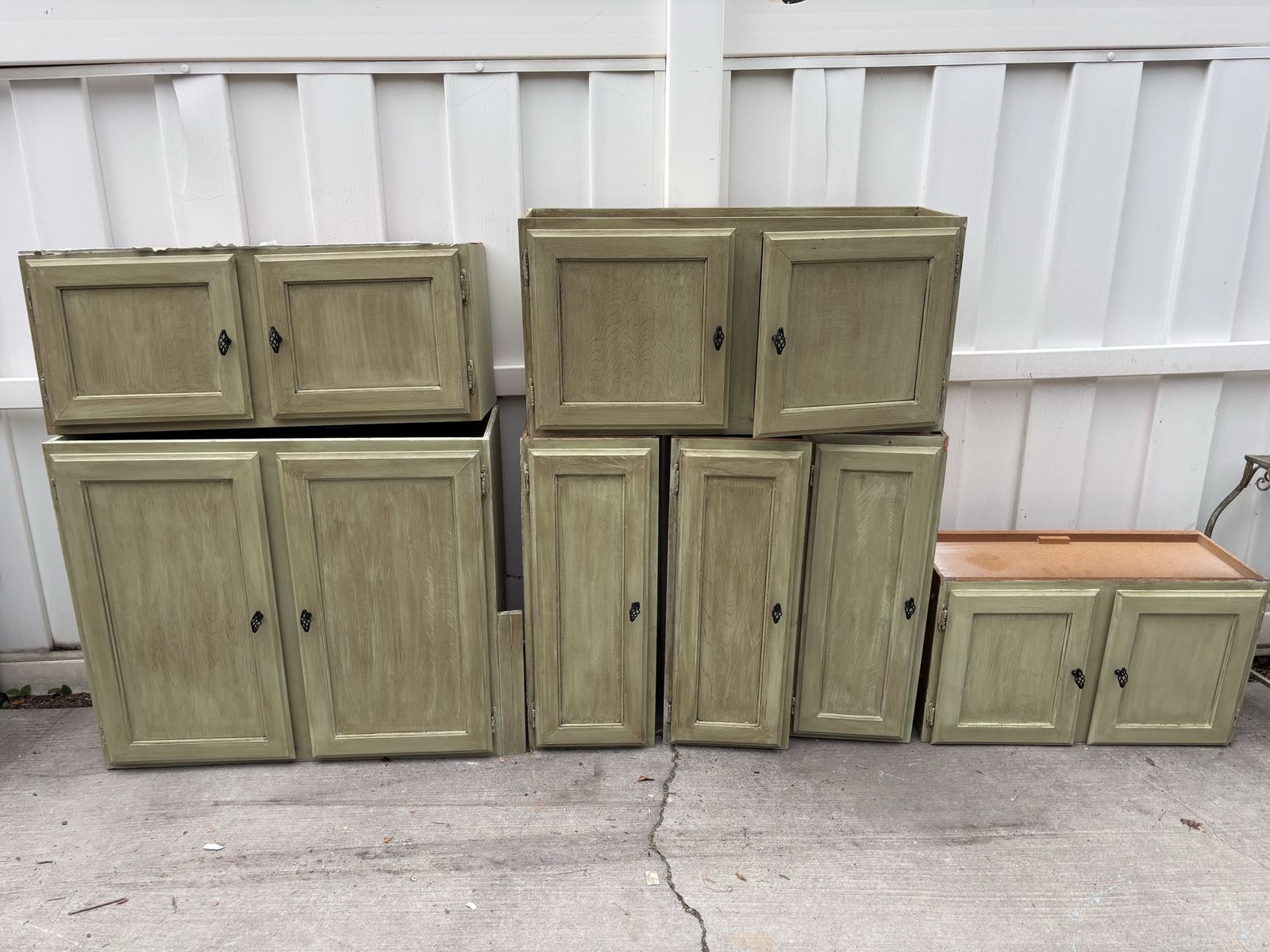 Upper Kitchen Cabinets Great For Garage/Shed 