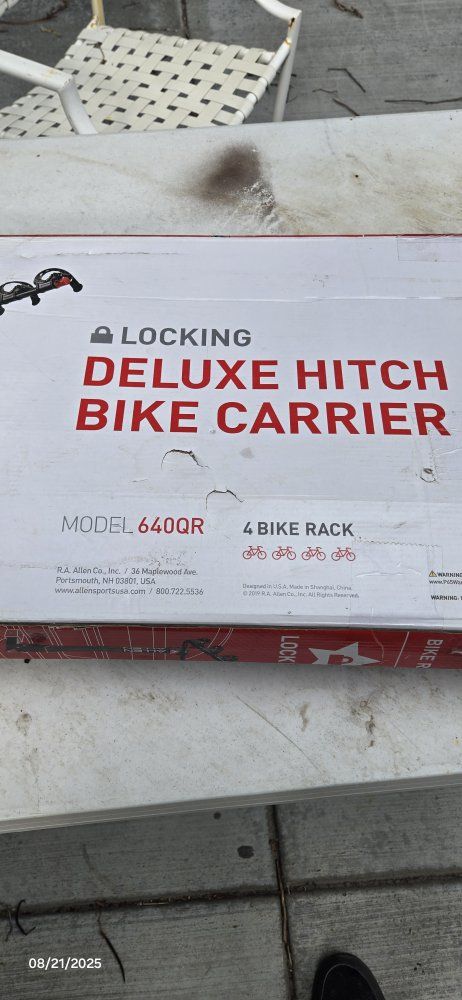Deluxe hitch bike carrier