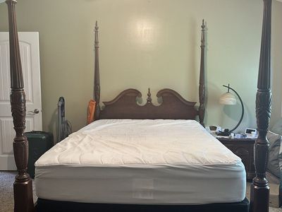 Beautiful 4pc bedroom set