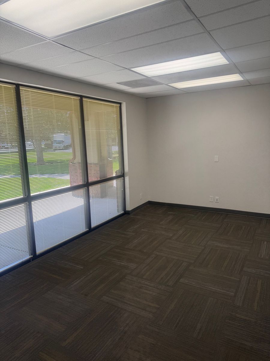 1,260 SF Flex Space in WVC- 70% Office Space- Great Location