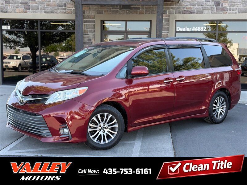 2019 Toyota Sienna XLE 8-Passenger