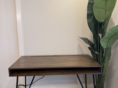 Modern Wood & Metal Desk with Storage, Sleek Design for Home Office