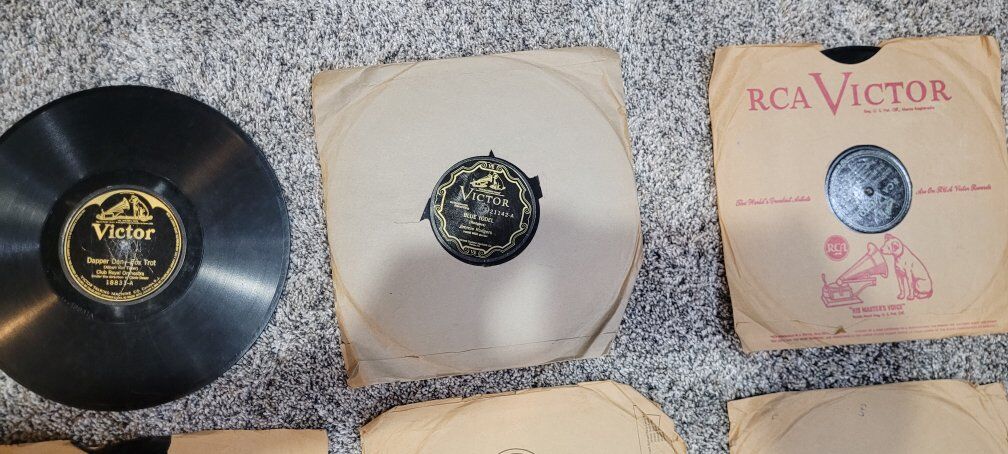 12 Vintage 78-RPM Records