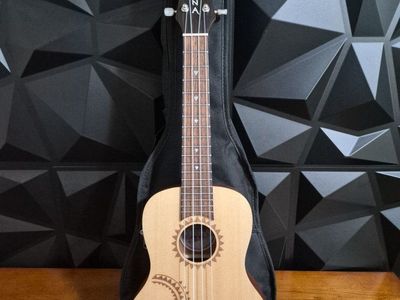 LUNA Tattoo Concert spruce UKULELE Model (UKE TC SPR )w/ Luna Light Hard Case - UKE - Laser Etch. Excellent Conditions! B.New.