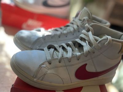 Nike Court Royale Sneakers