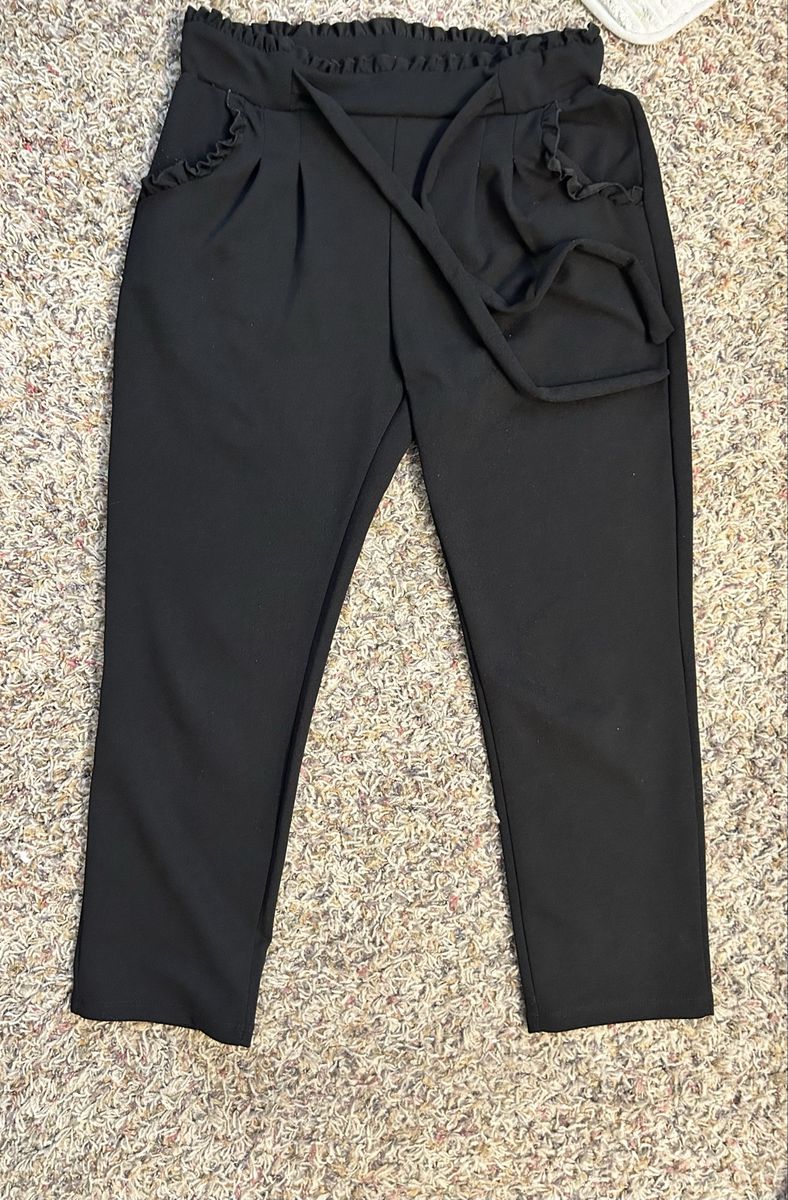 Mia Rose Black High-Waisted Ruffle Trim Cropped Ankle Pants with Tie Waist - Size M